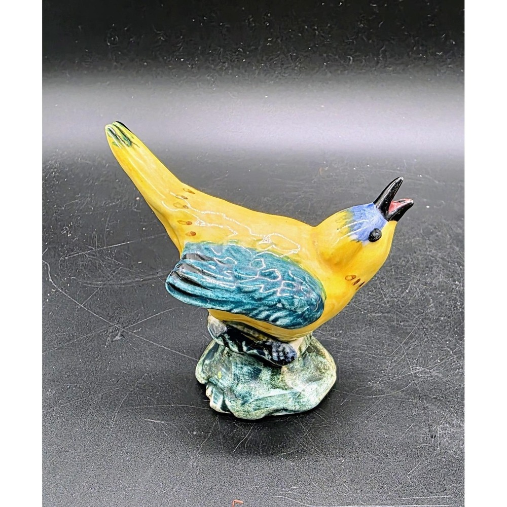 Vintage Stangl Pottery Bird Figurine Kentucky Warbler #1976